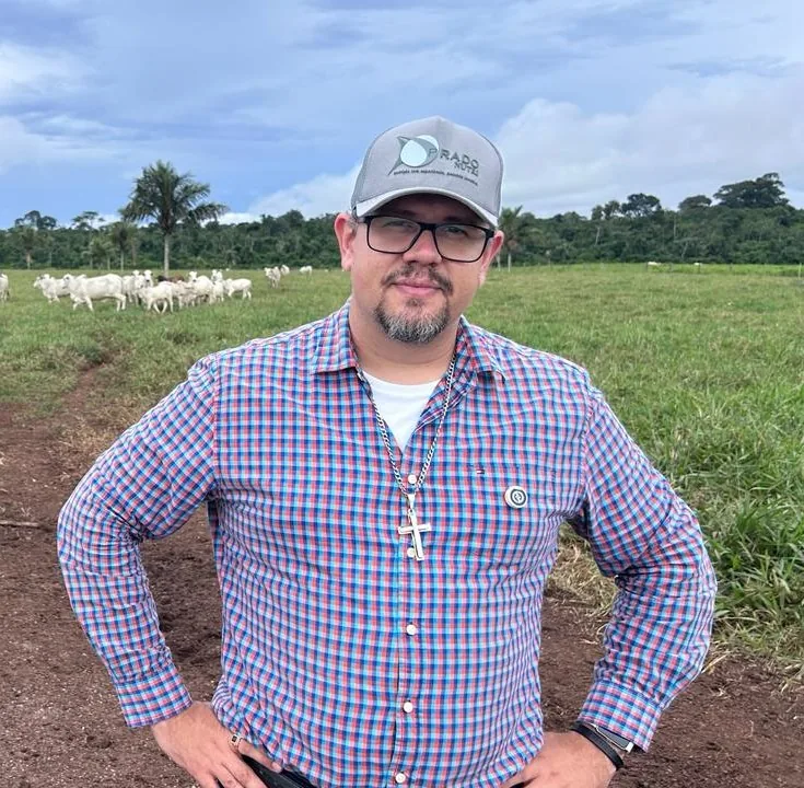 Neto Prado, fundador da EPL, no campo